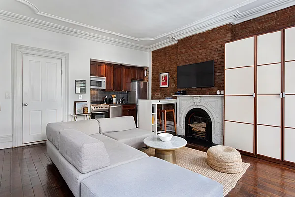 Rented by Douglas Elliman | media 15