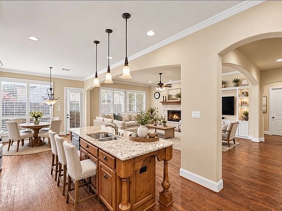 4th image of 408 Blue Ridge Ct