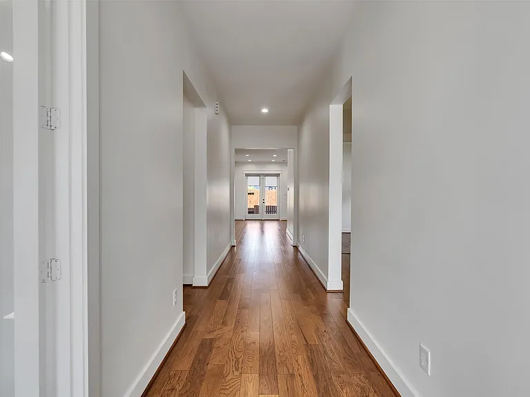 10330 Grove Row Ave — Photo 7