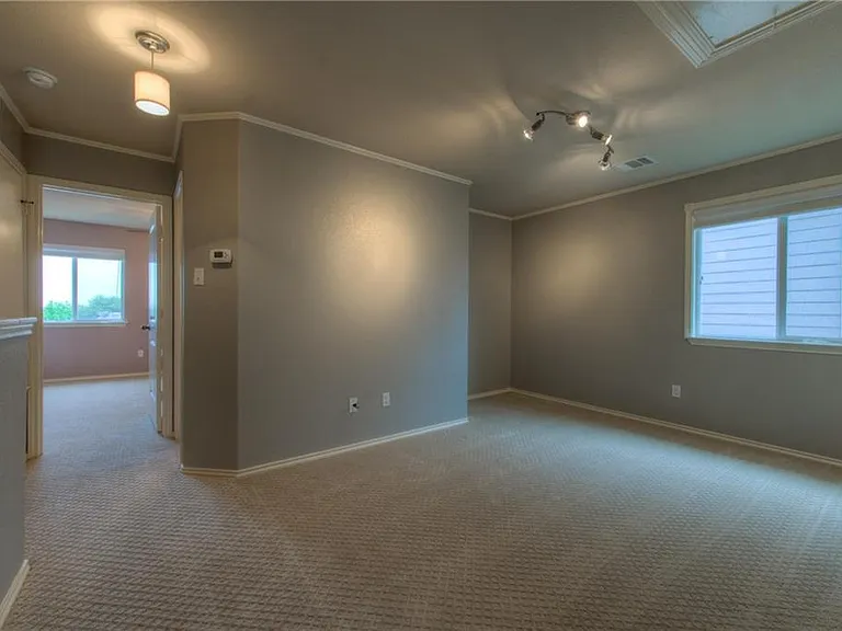 712 Alamo Plaza Dr — Photo 17