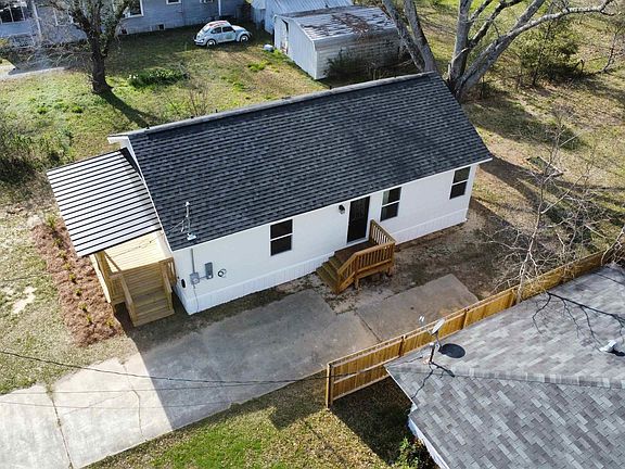 5th image of 210 Conella St