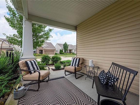 3rd image of 37963 Dakota Dr