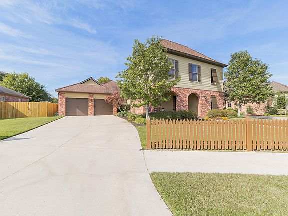 2nd image of 110 Prytania Dr