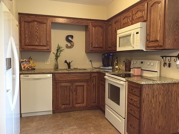 3rd image of 110 Hillcrest Ave