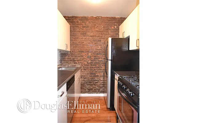 Rented by Douglas Elliman | media 3