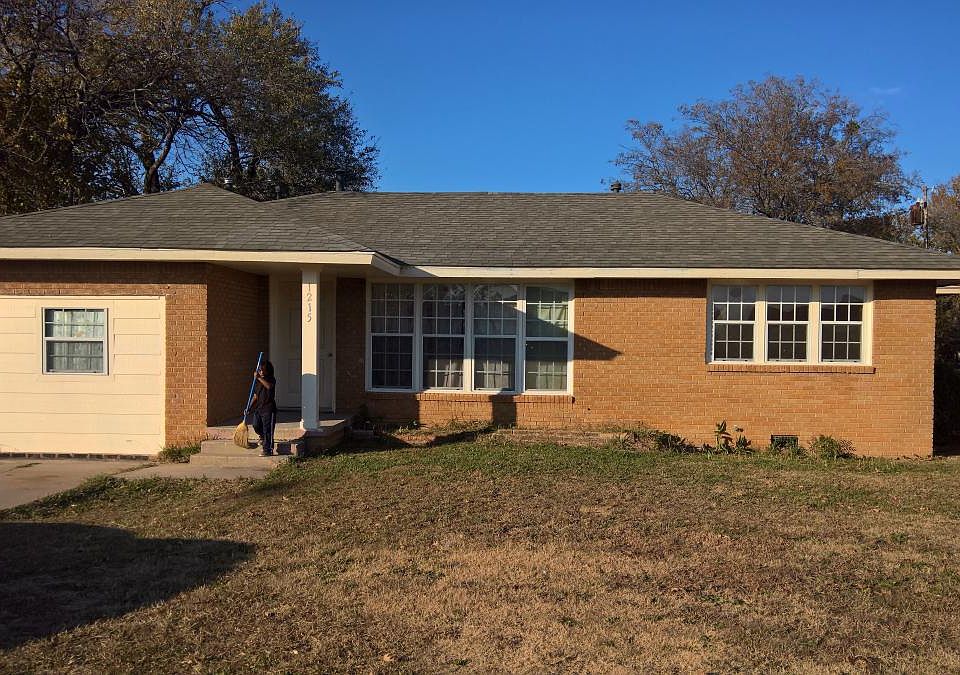 1st image of 1215 NE 36th St
