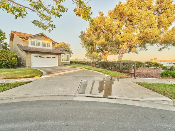 3323 Washington Ct, Alameda, CA 94501