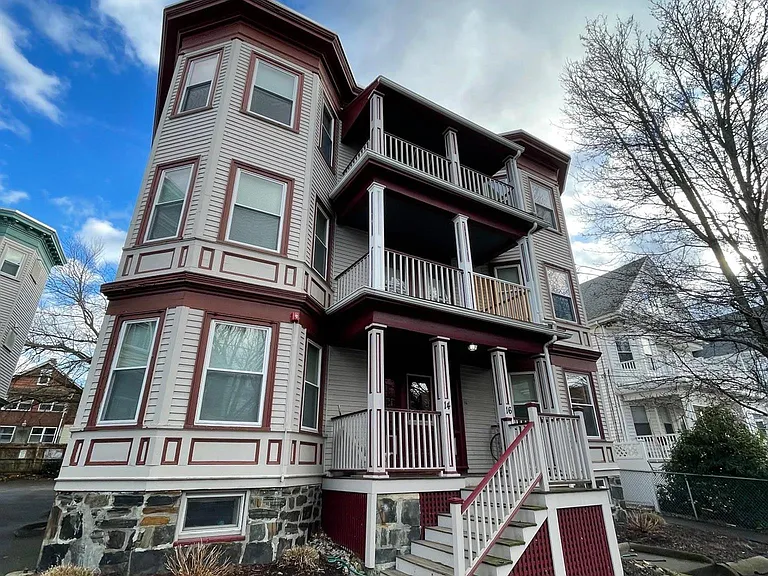 14 Garrison Ave — Photo 1