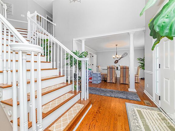 5th image of 1630 Village Ct
