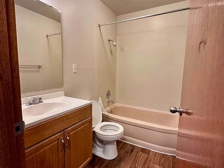 Welcome to Parkwood Apartments! — Photo 7