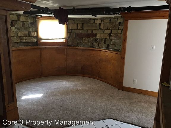 2nd image of 802 E Jefferson St APT 05