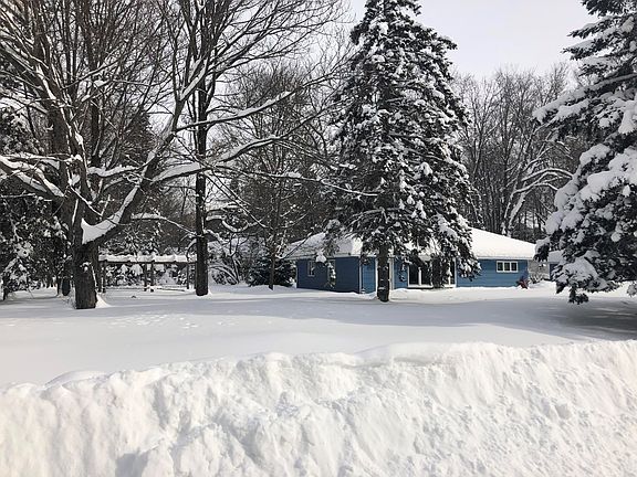 3rd image of Lakeshore Dr