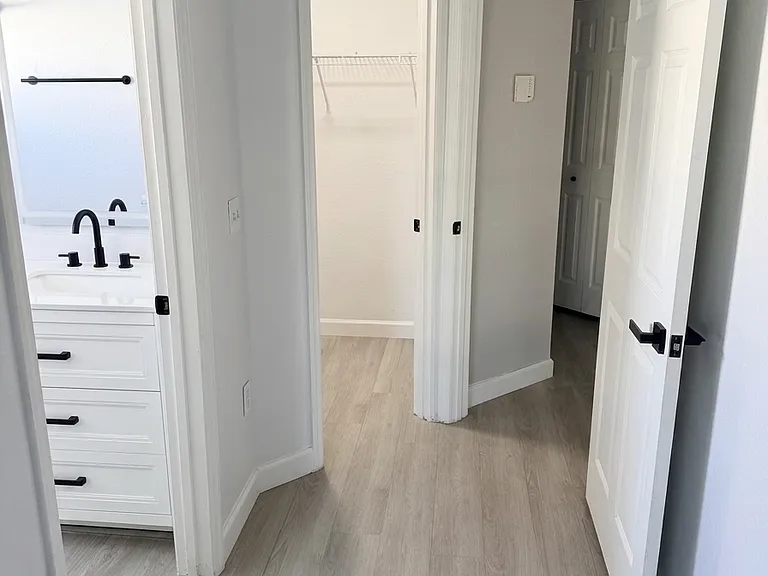 802 E North Bay St — Photo 2