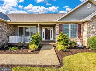 34 Summer Breeze Ln, Chambersburg, PA 17202