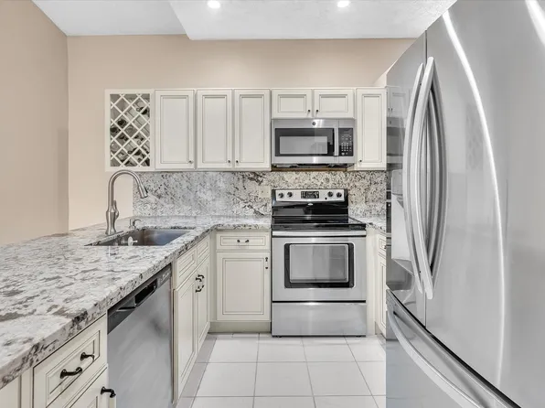 7531 NW 3rd Ct, Plantation, FL 33317