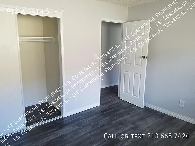 912 W 69th St #7 — Photo 8
