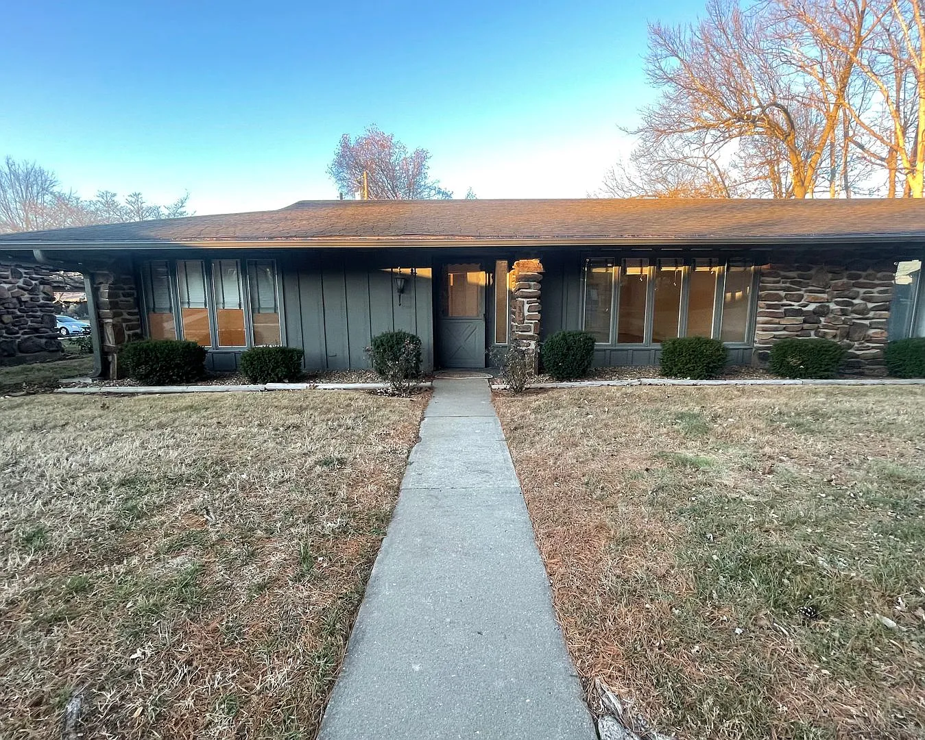 Hickory Village — Photo 1