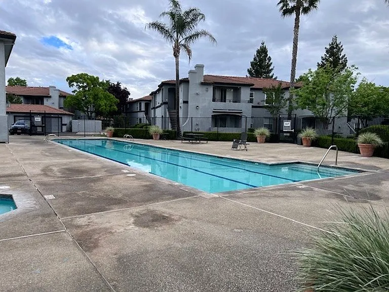 5201 Laguna Oaks Dr #181 — Photo 11
