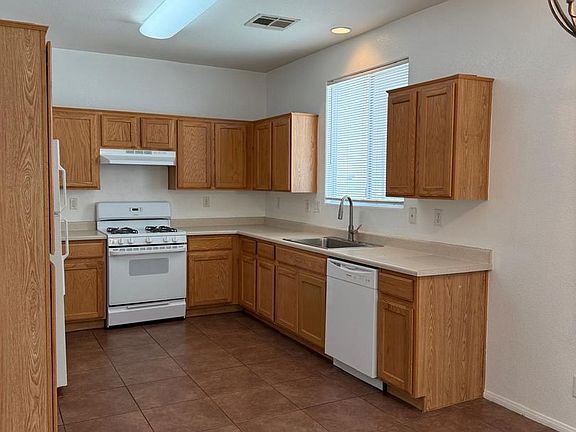 3rd image of 1260 Oak Village Ave