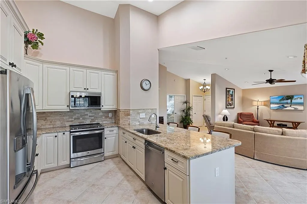 2 bed, 2.0 bath, 1446 sqft, $6,500 — Photo 2