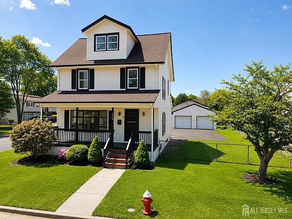 3rd image of 774 Maple Ave