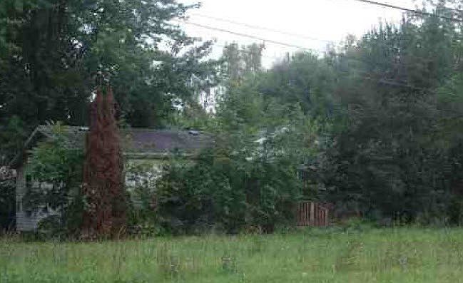 2nd image of 700 E Robb Ave