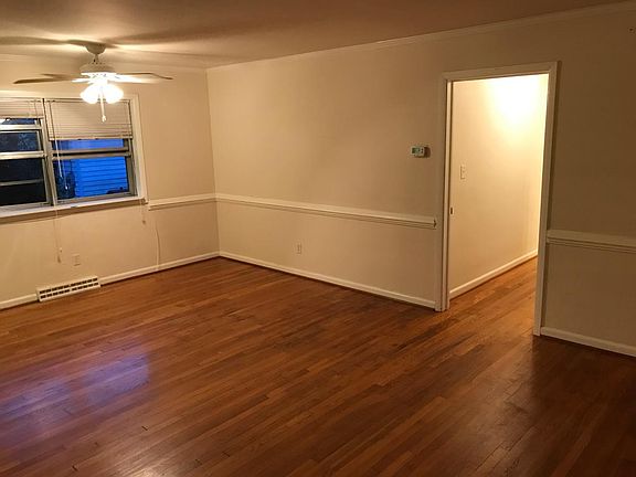 3rd image of 409 Tyler St