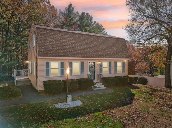 68 Winsor Dr, Dracut, MA 01826