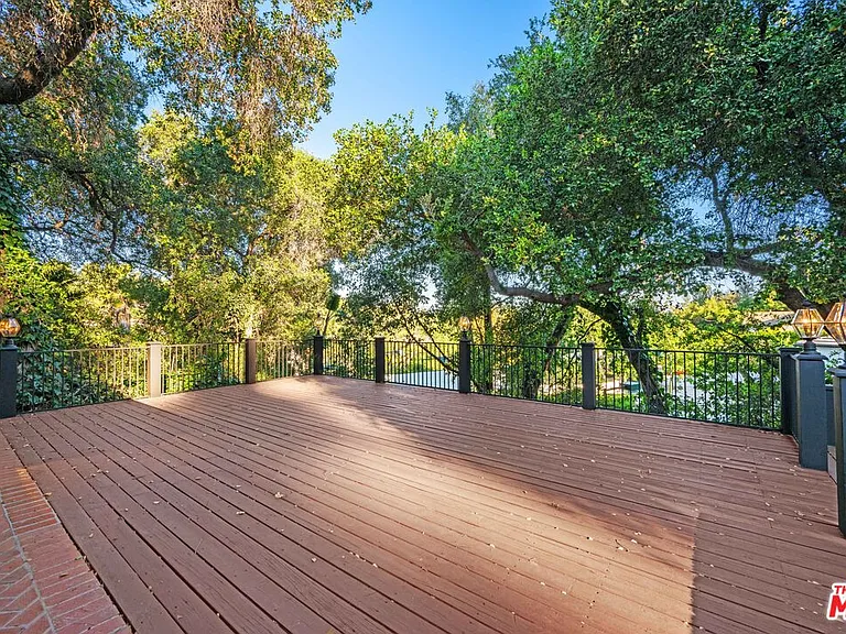 17449 Sumiya Dr — Photo 37