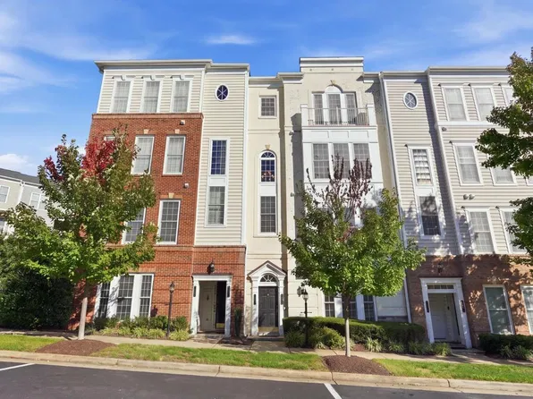 2418 Brookmoor Ln, Woodbridge, VA 22191