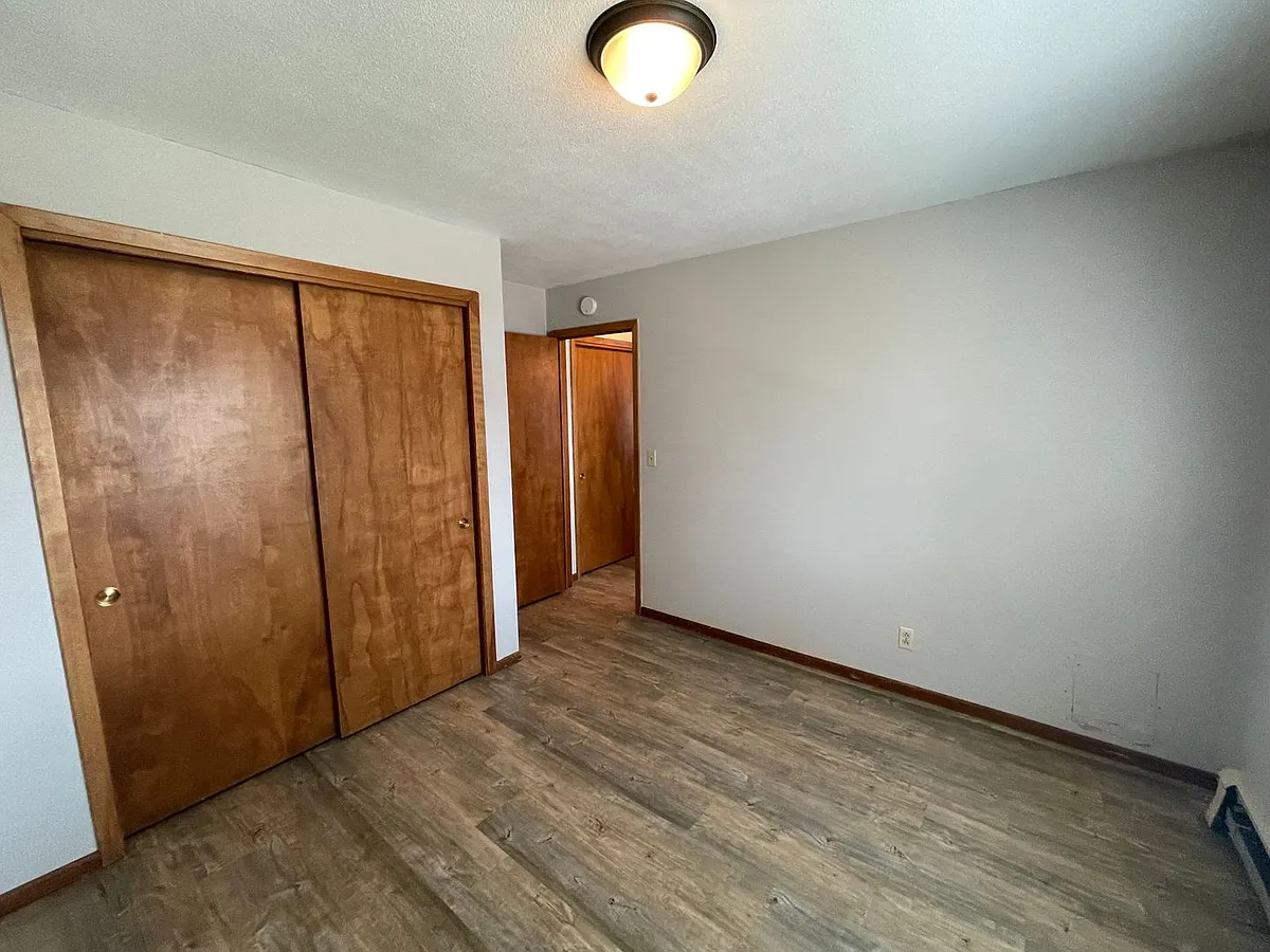 Building Photo - 409