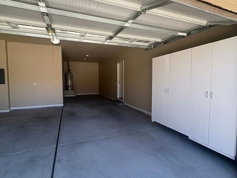 2827 Earthstone Dr — Photo 2
