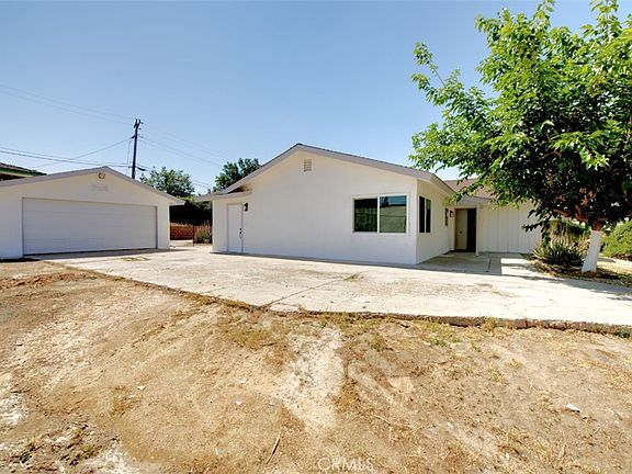 2nd image of 2425 Castle Dr
