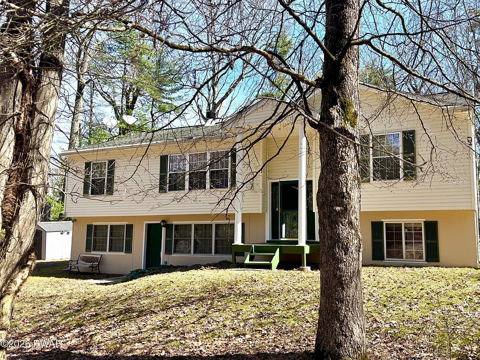 1st image of 104 Hedge Dr