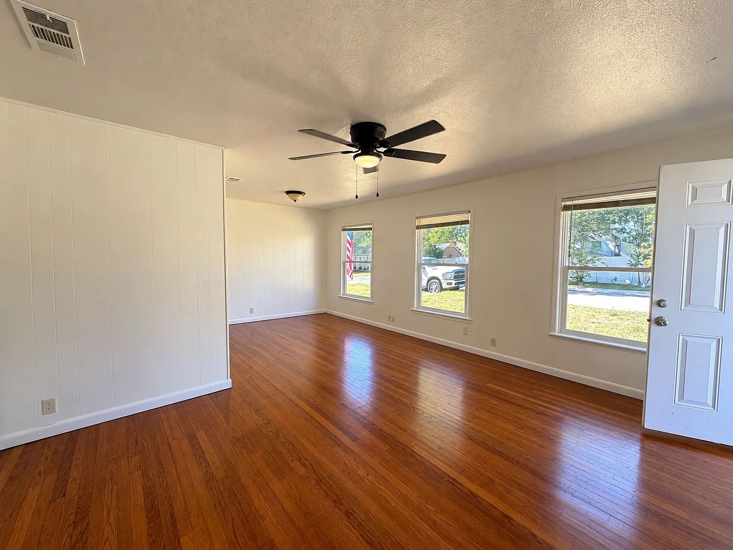 2 bed, 900 sqft, $1,645 — Photo 2