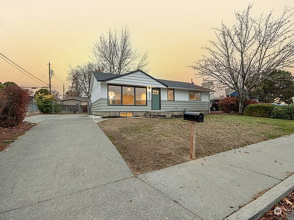 2nd image of 2623 W 6th Avenue