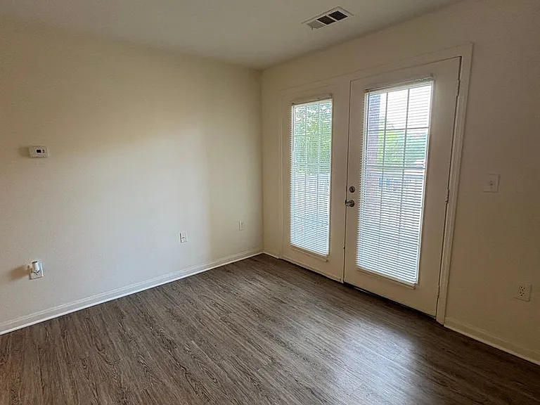 Highlands Apts — Photo 3