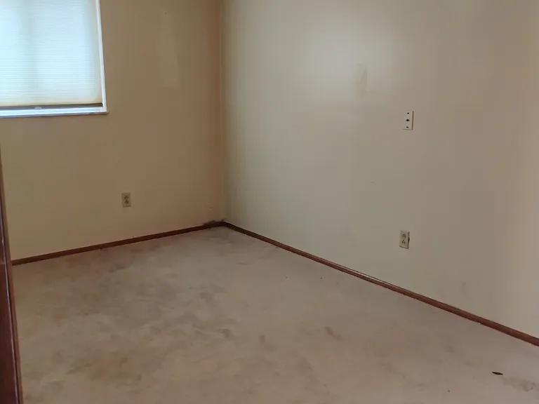 2nd downstair bedroom