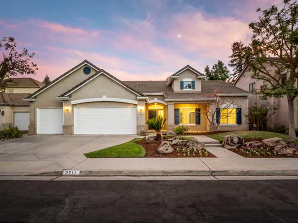 2711 E Shea Dr, Fresno, CA 93720