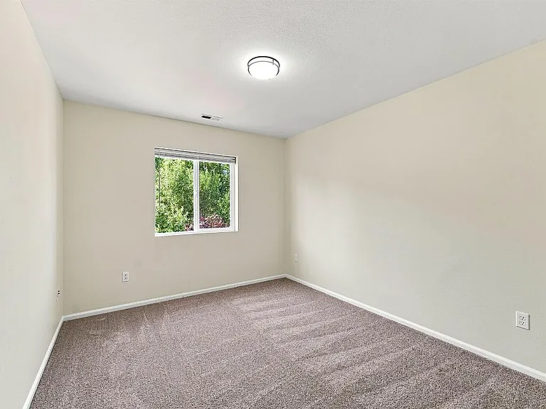 6038 Discovery St E — Photo 31