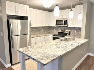 10401 Cedar Lake Rd UNIT 404, Minnetonka, MN 55305