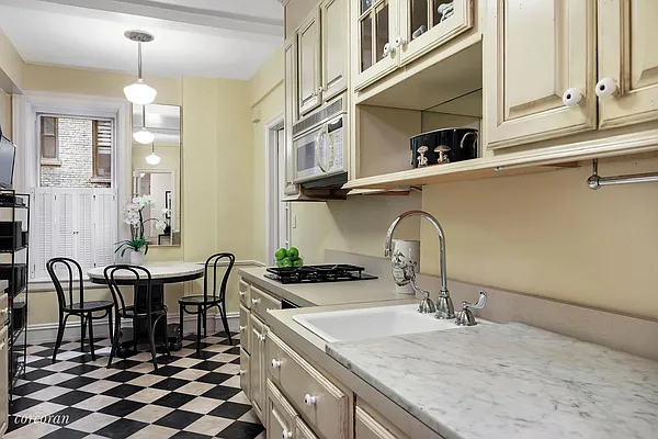 Sold by Corcoran | media 15