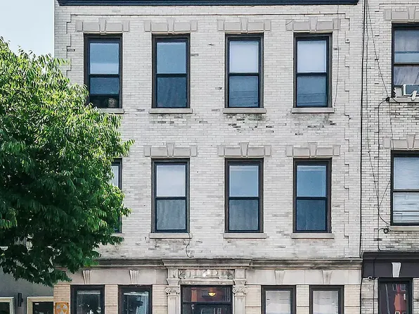 285 Cornelia Street image 9 of 10