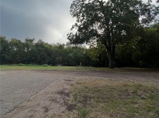 727 Salinas St, Seguin, TX 78155