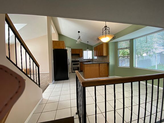 5th image of 1266 W Springshire Ln