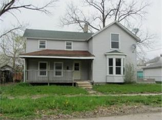 129 Mosley St, Waterloo, IA 50703
