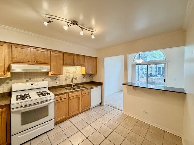 627 Cobblestone Ct — Photo 4