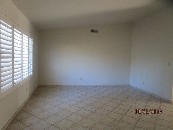 3rd image of 2537 Lucile Ave