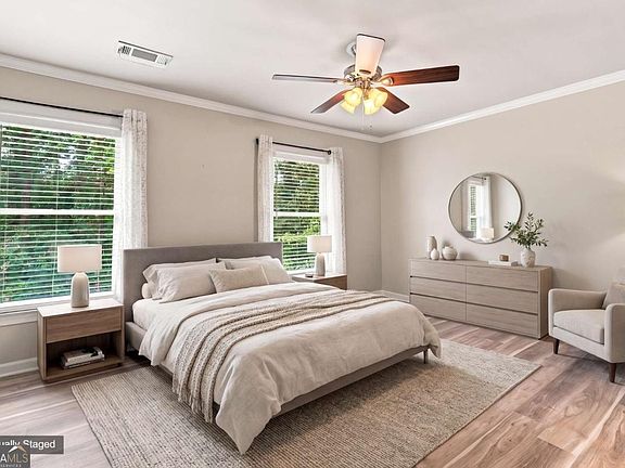 4th image of 44 Mount Vernon Cir