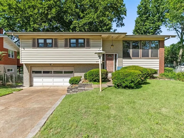 9843 Briarstone Dr, Saint Louis, MO 63126